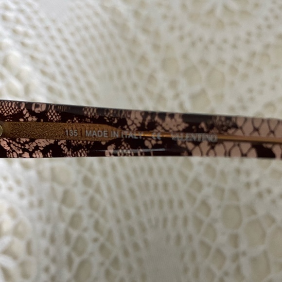 VALENTINO SUNGLASSES - Picture 6 of 8